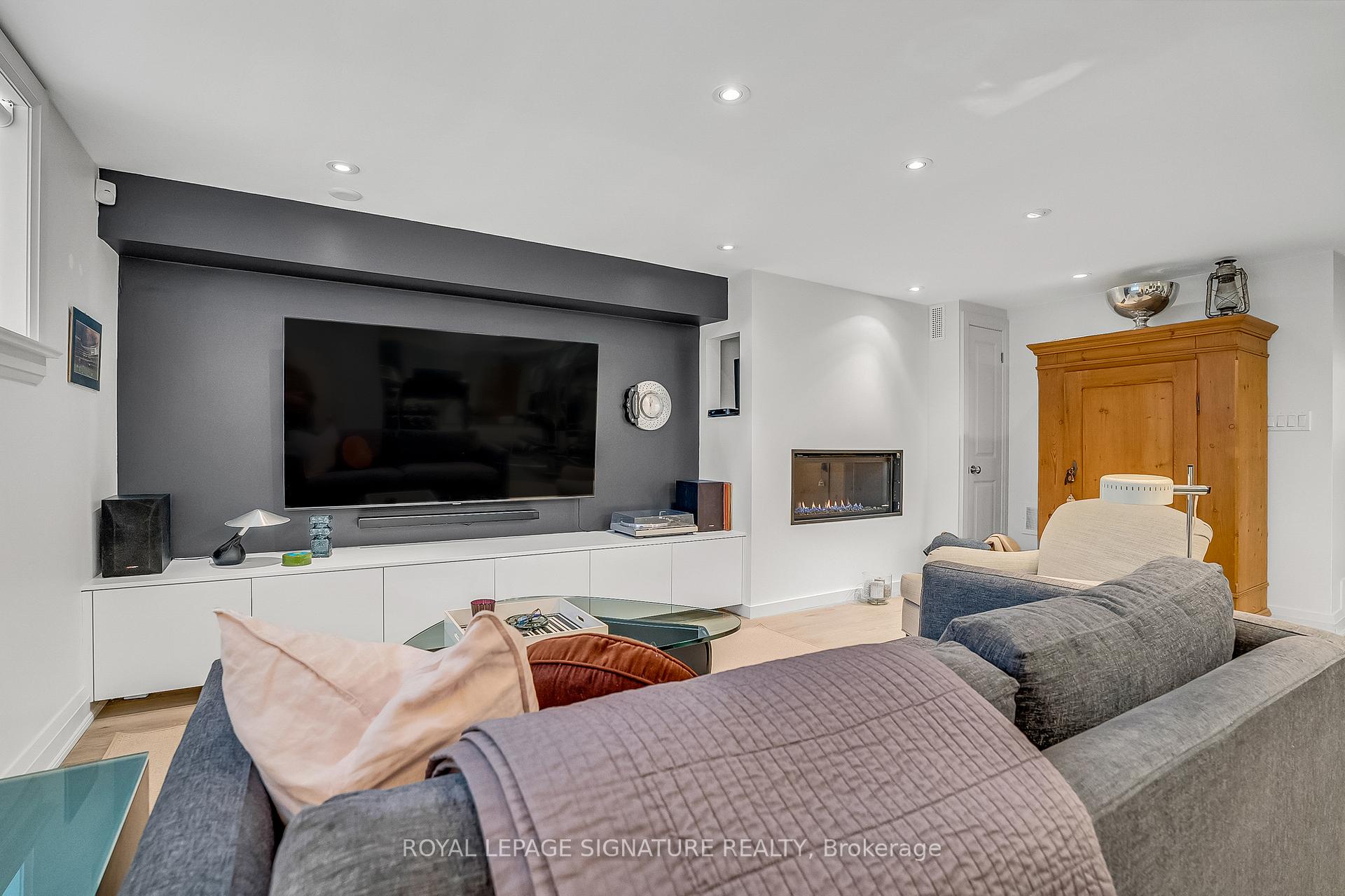 Photo 26 of 32 Southlea Avenue, Toronto, Leaside — HOMEH
