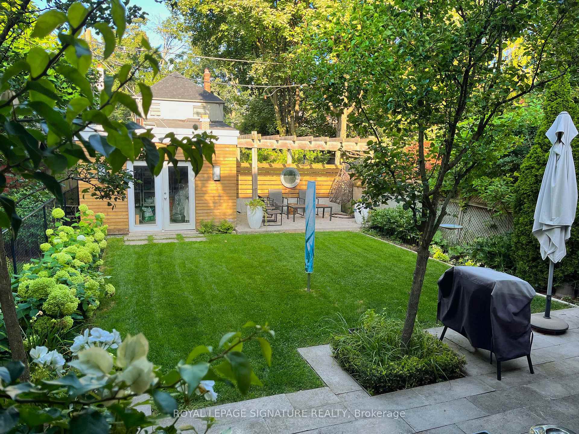 Photo 31 of 32 Southlea Avenue, Toronto, Leaside — HOMEH