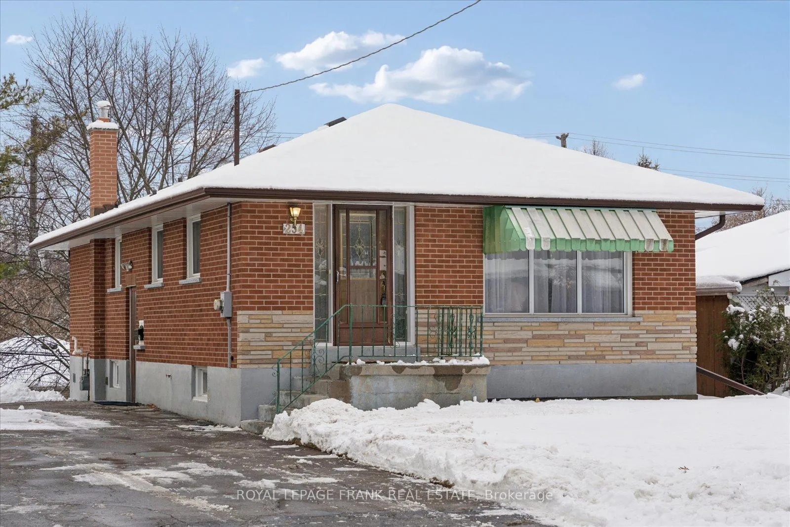 Photo 3 of 254 Dover Street, Oshawa, Eastdale — HOMEH