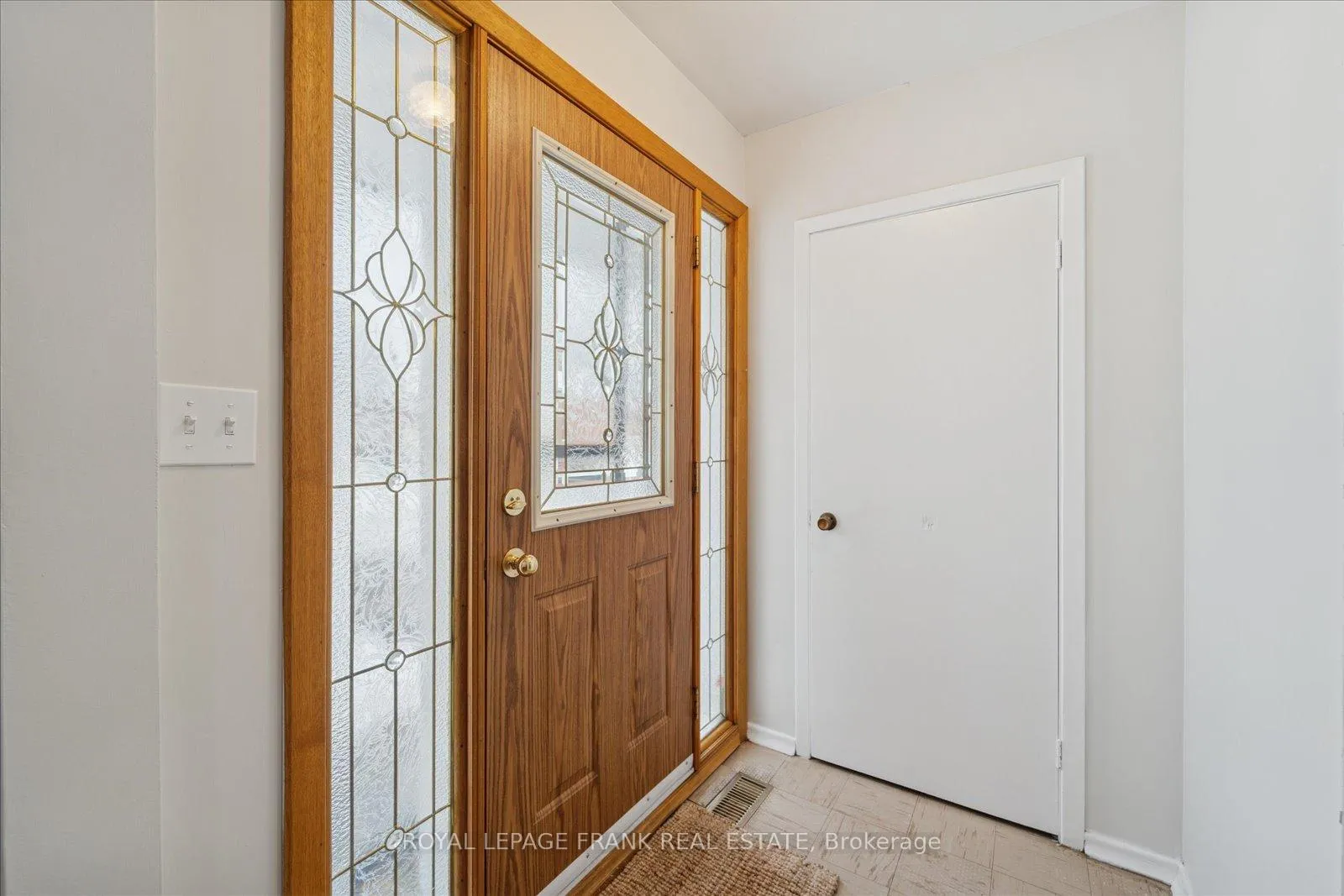 Photo 6 of 254 Dover Street, Oshawa, Eastdale — HOMEH