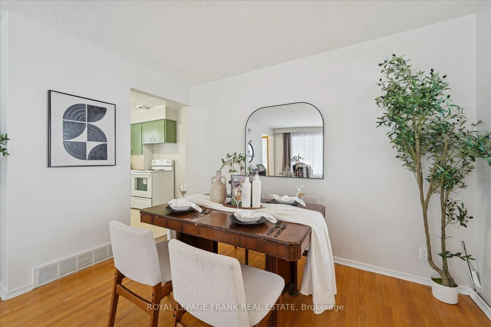 Photo 11 of 254 Dover Street, Oshawa, Eastdale — HOMEH