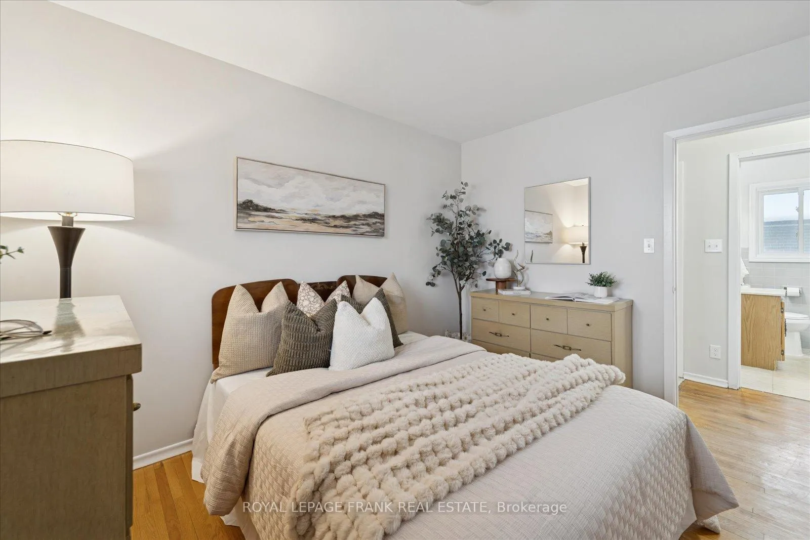 Photo 19 of 254 Dover Street, Oshawa, Eastdale — HOMEH