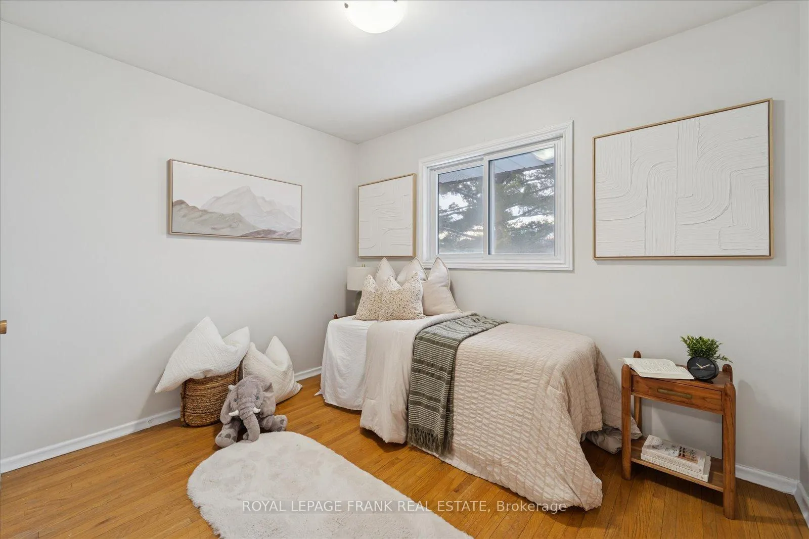 Photo 23 of 254 Dover Street, Oshawa, Eastdale — HOMEH