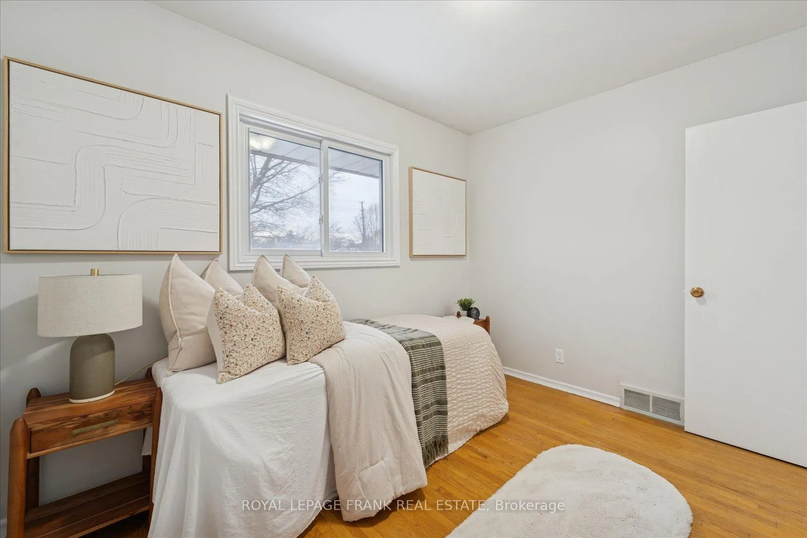 Photo 25 of 254 Dover Street, Oshawa, Eastdale — HOMEH
