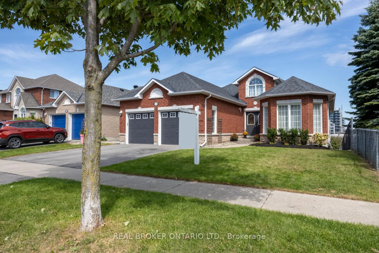 Photo 1 of 69 Padfield Drive, Clarington, Bowmanville — HOMEH