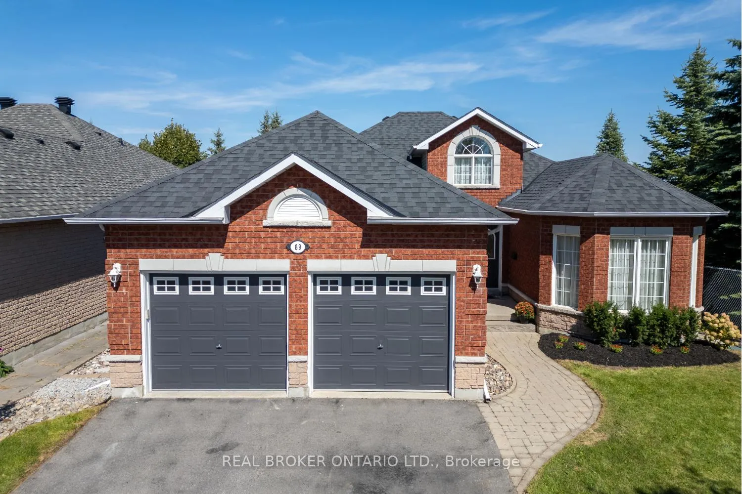 Photo 3 of 69 Padfield Drive, Clarington, Bowmanville — HOMEH