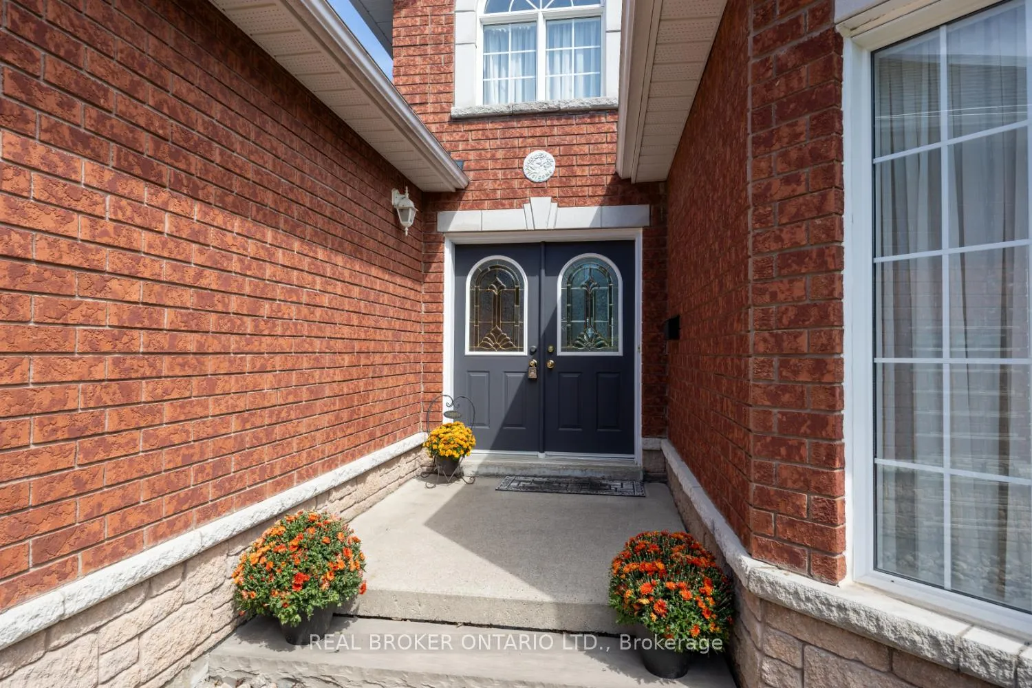Photo 4 of 69 Padfield Drive, Clarington, Bowmanville — HOMEH