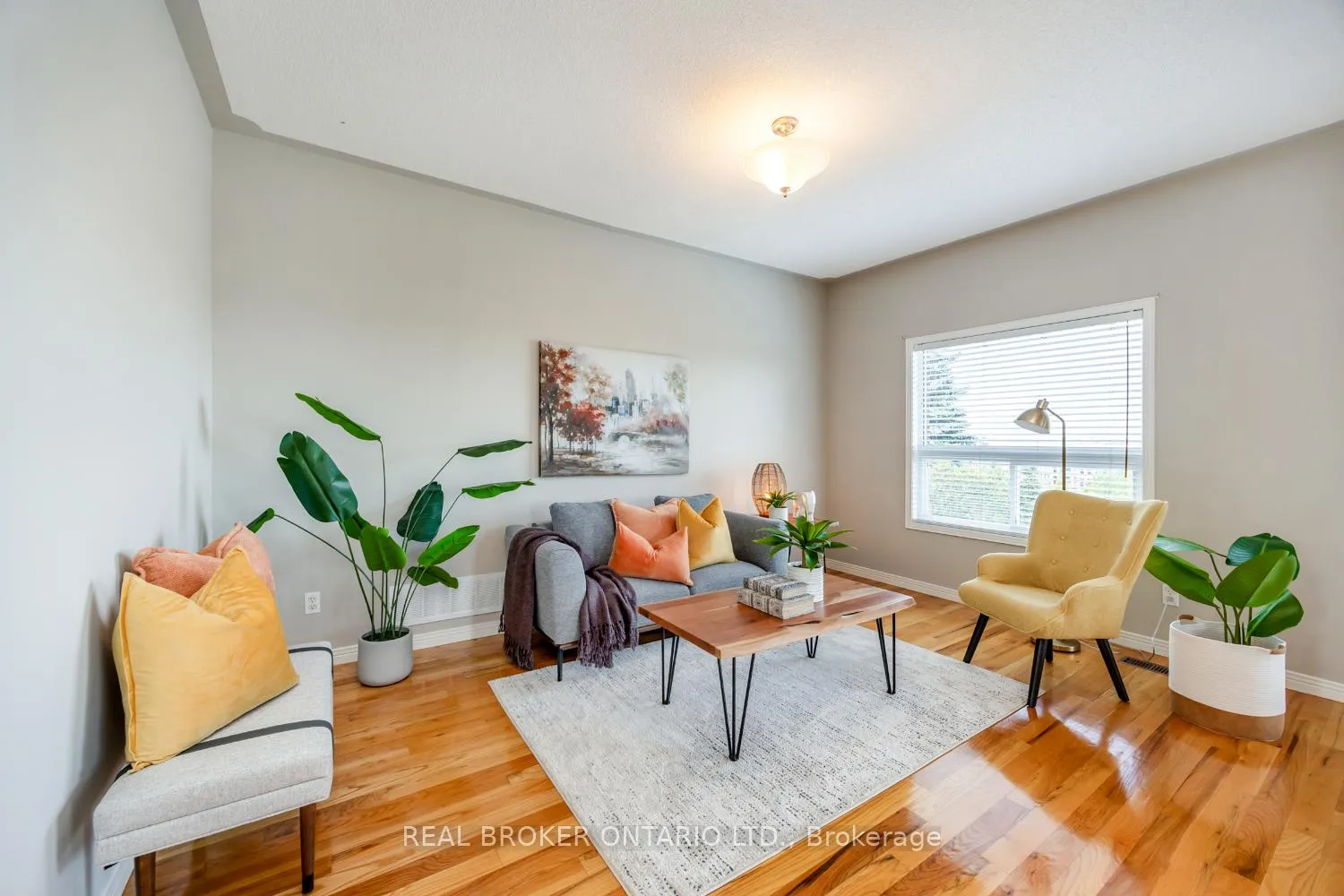 Photo 10 of 69 Padfield Drive, Clarington, Bowmanville — HOMEH