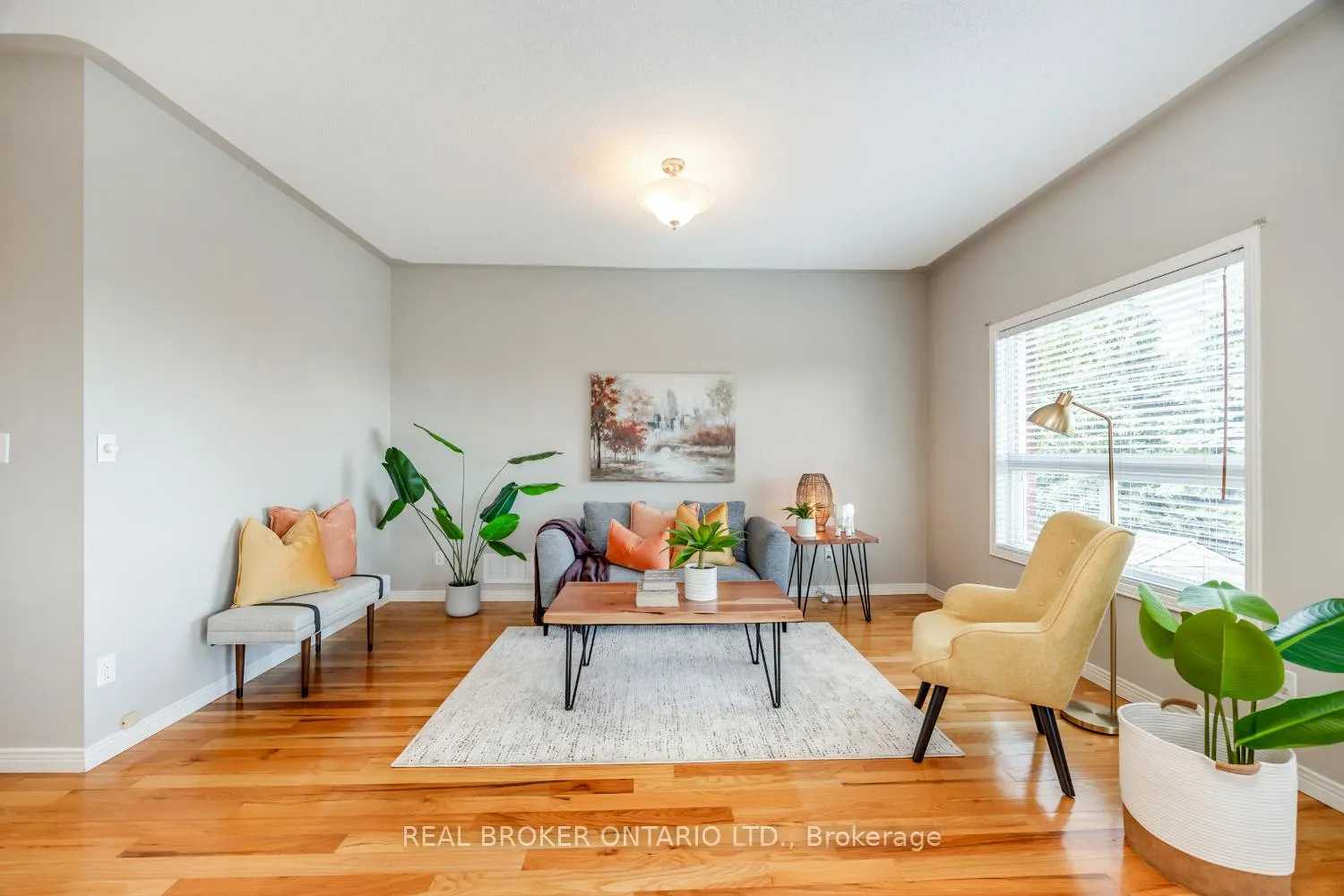 Photo 11 of 69 Padfield Drive, Clarington, Bowmanville — HOMEH