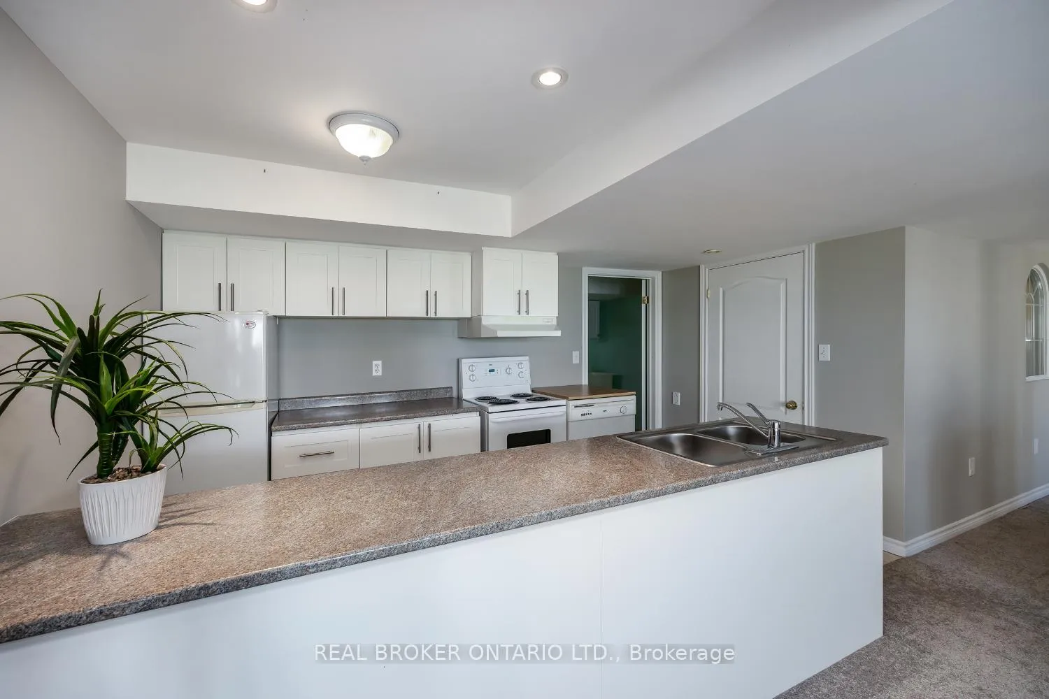 Photo 30 of 69 Padfield Drive, Clarington, Bowmanville — HOMEH