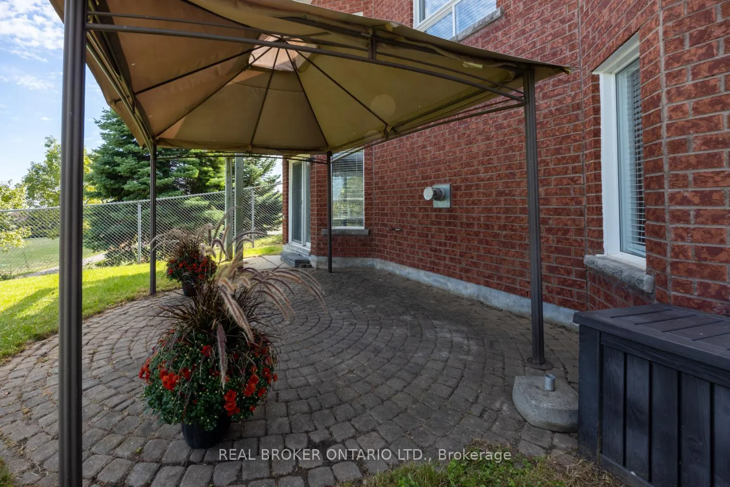 Photo 33 of 69 Padfield Drive, Clarington, Bowmanville — HOMEH