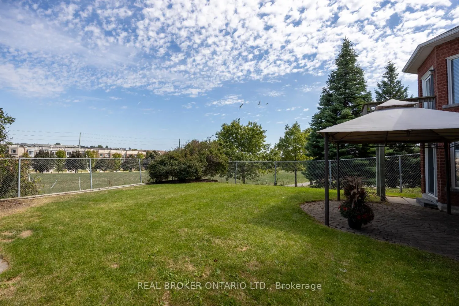 Photo 34 of 69 Padfield Drive, Clarington, Bowmanville — HOMEH