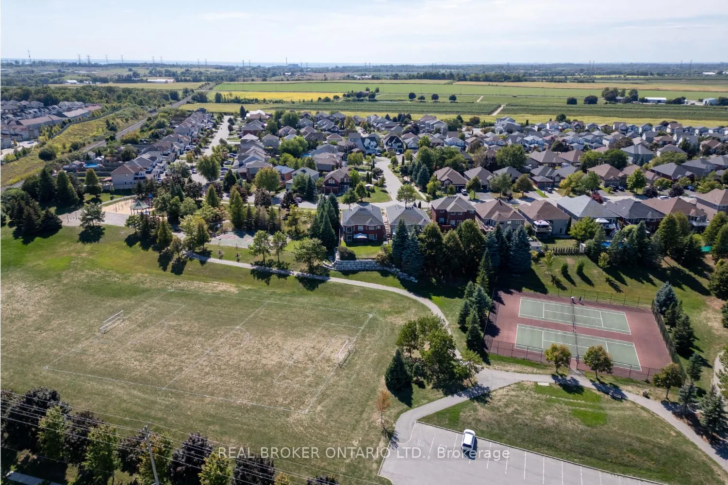 Photo 38 of 69 Padfield Drive, Clarington, Bowmanville — HOMEH