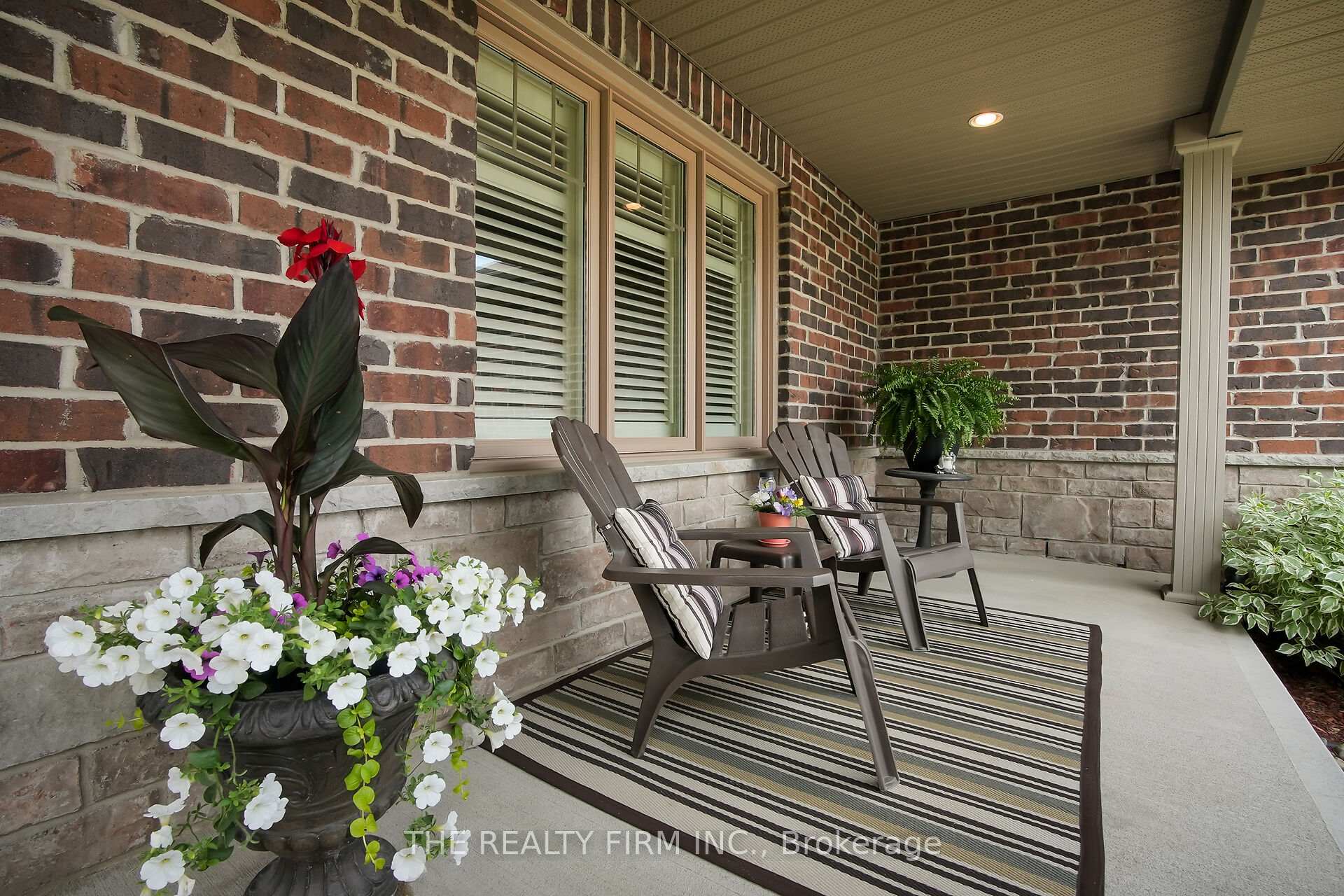 Photo 3 of 364 Darcy Drive E, Strathroy-Caradoc, NE — HOMEH