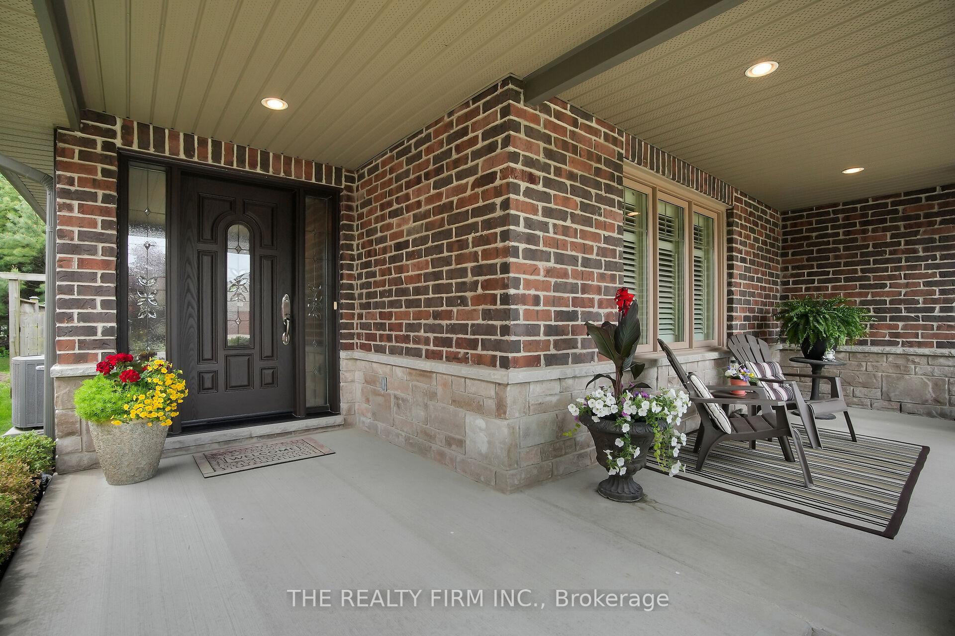 Photo 4 of 364 Darcy Drive E, Strathroy-Caradoc, NE — HOMEH