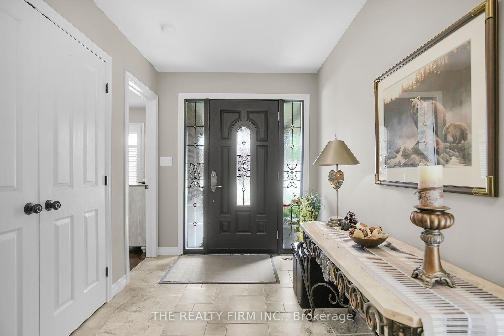 Photo 5 of 364 Darcy Drive E, Strathroy-Caradoc, NE — HOMEH
