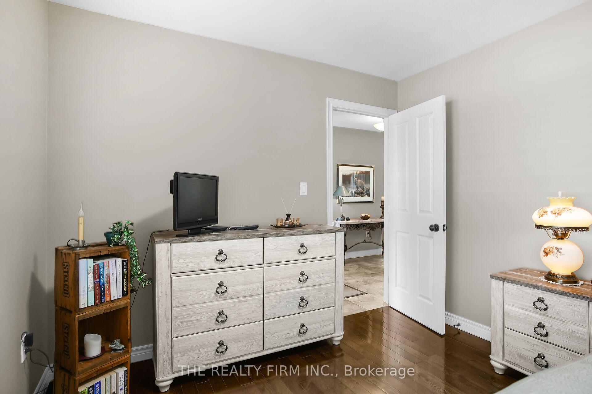 Photo 7 of 364 Darcy Drive E, Strathroy-Caradoc, NE — HOMEH