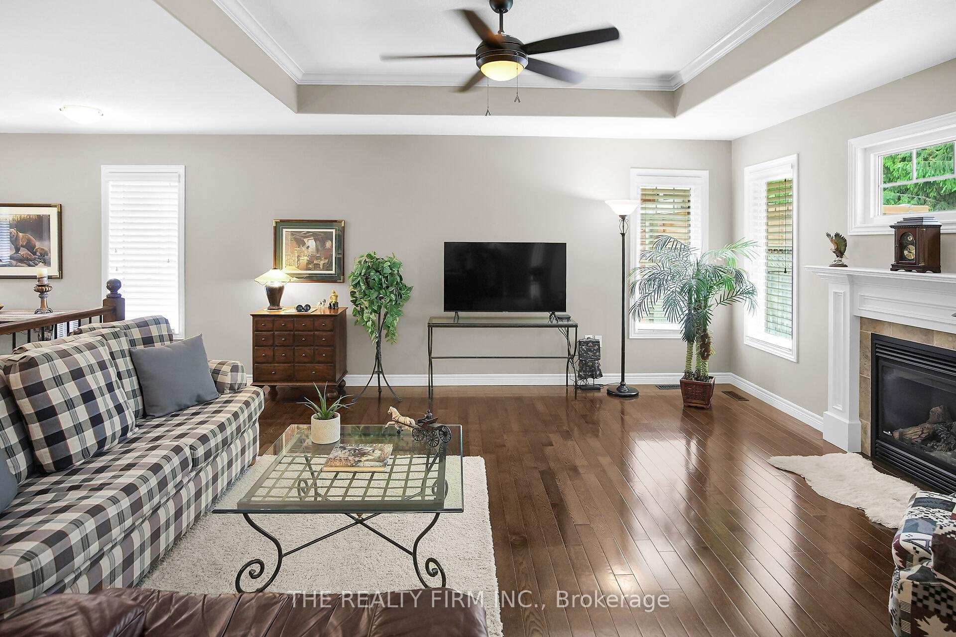 Photo 8 of 364 Darcy Drive E, Strathroy-Caradoc, NE — HOMEH