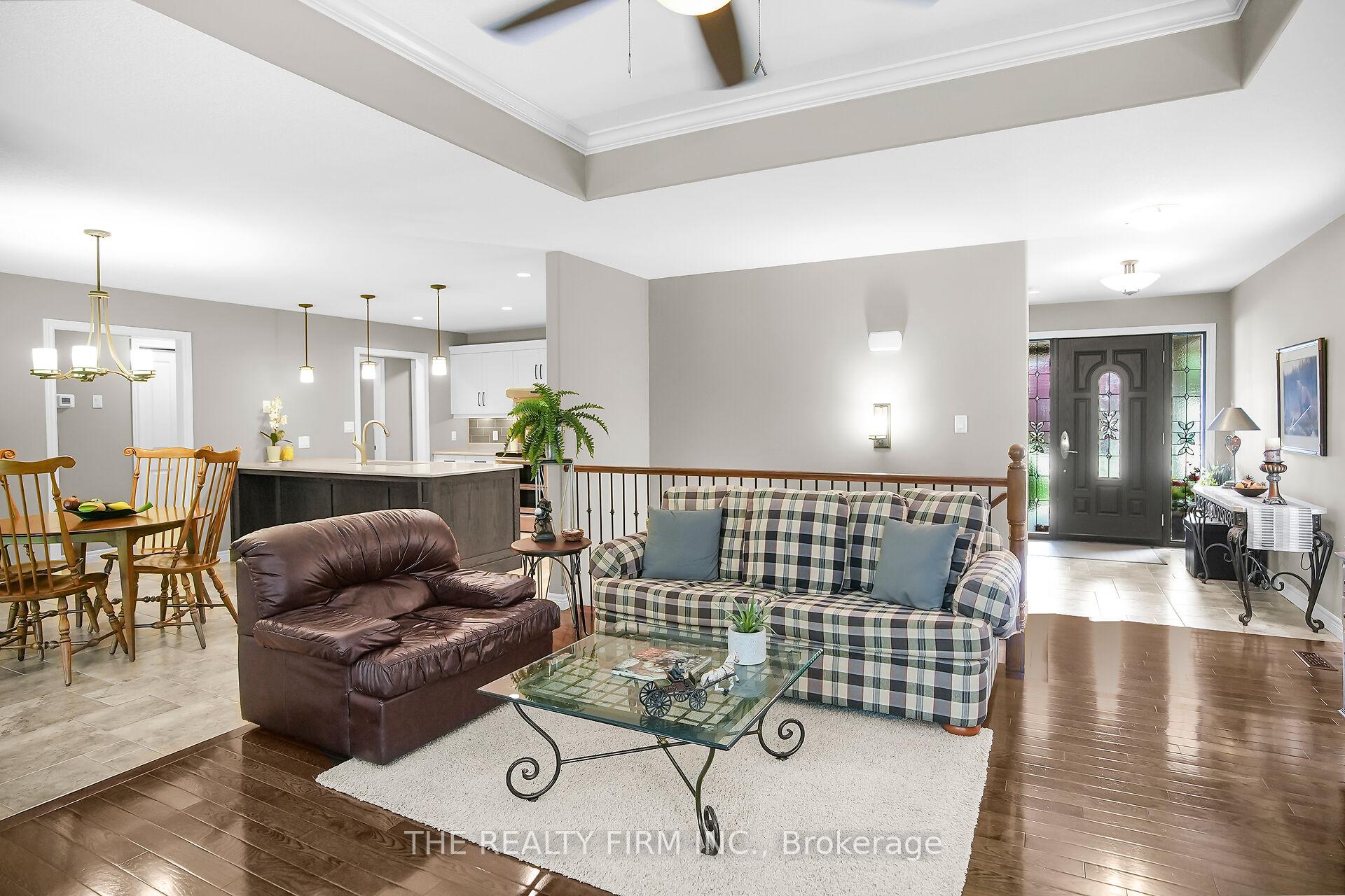 Photo 11 of 364 Darcy Drive E, Strathroy-Caradoc, NE — HOMEH