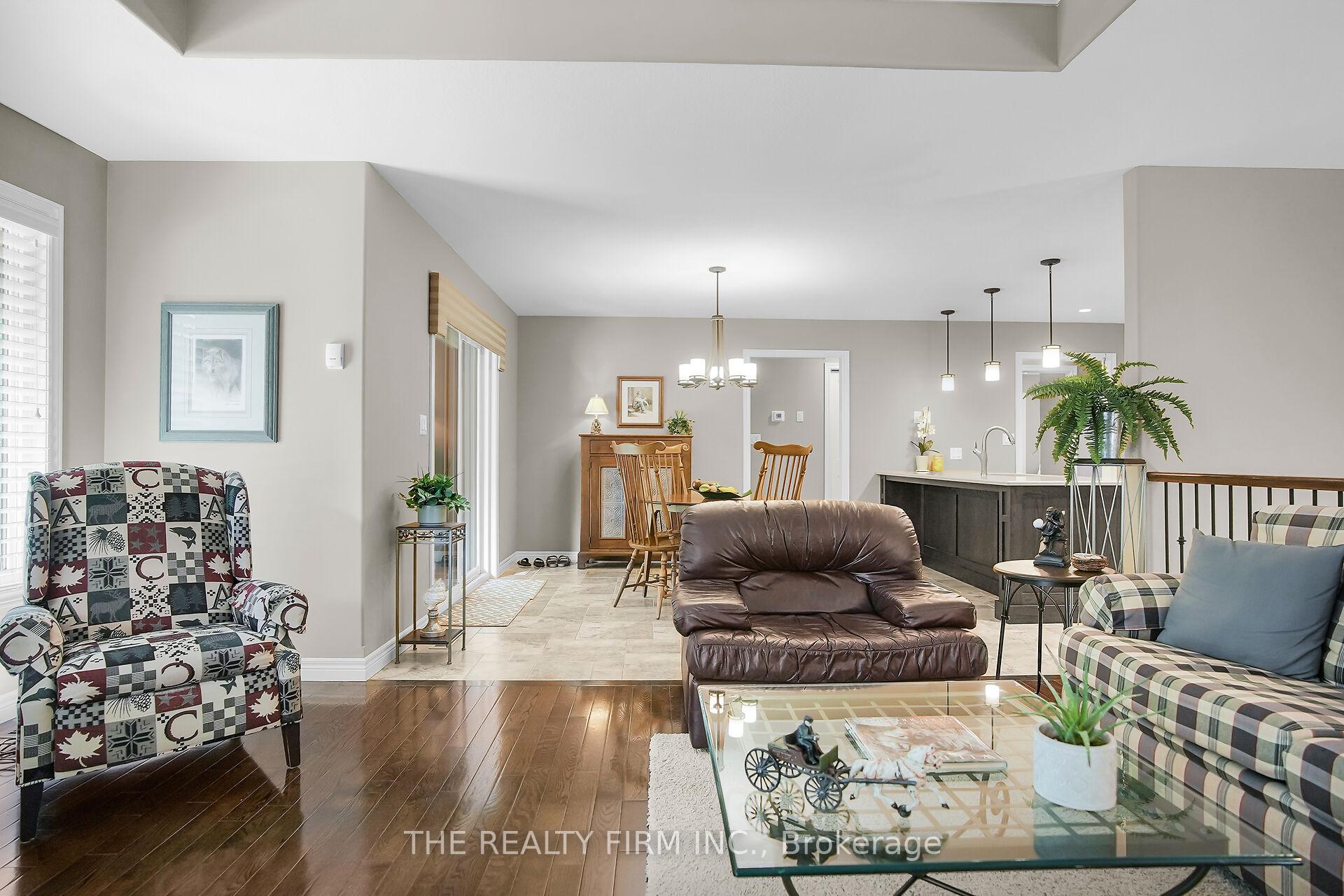Photo 12 of 364 Darcy Drive E, Strathroy-Caradoc, NE — HOMEH