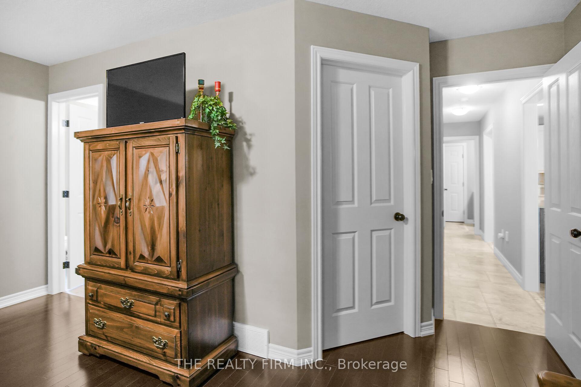Photo 21 of 364 Darcy Drive E, Strathroy-Caradoc, NE — HOMEH