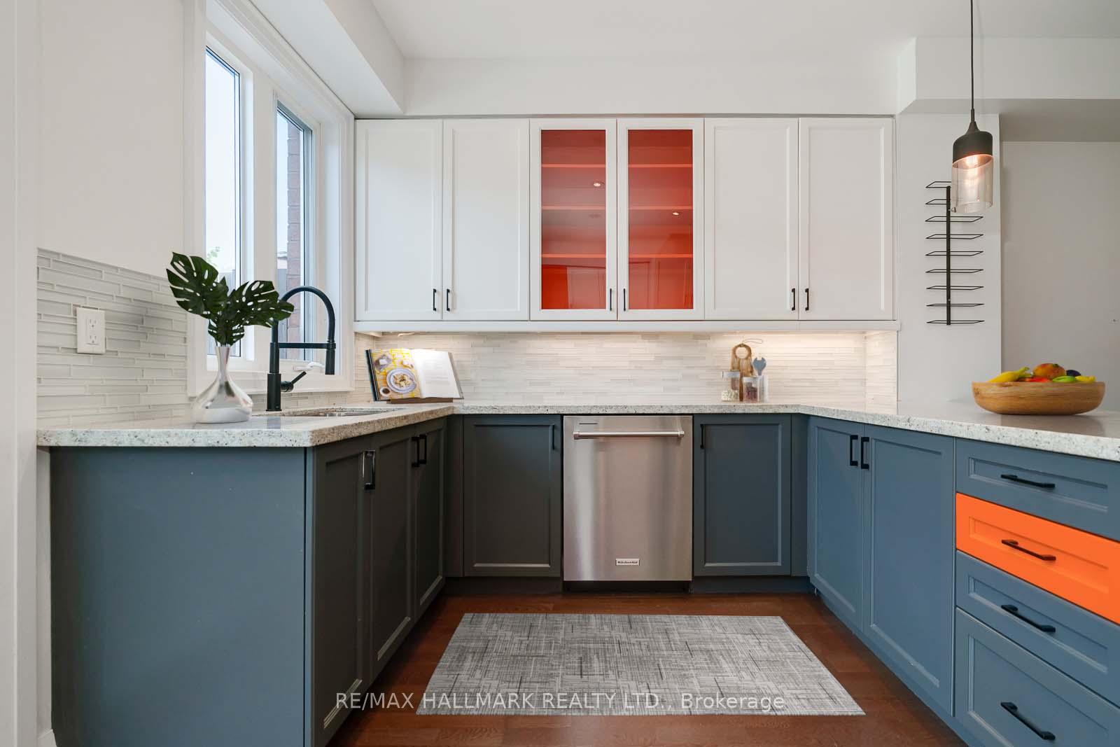 Photo 6 of 20 Sargent Lane, Toronto, East End-Danforth — HOMEH