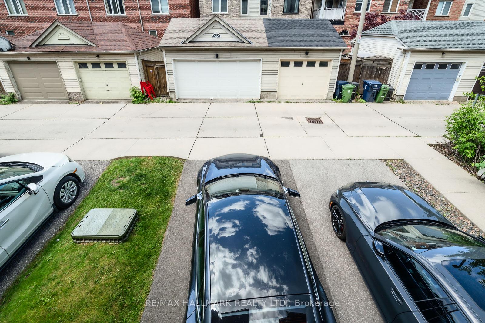 Photo 9 of 20 Sargent Lane, Toronto, East End-Danforth — HOMEH