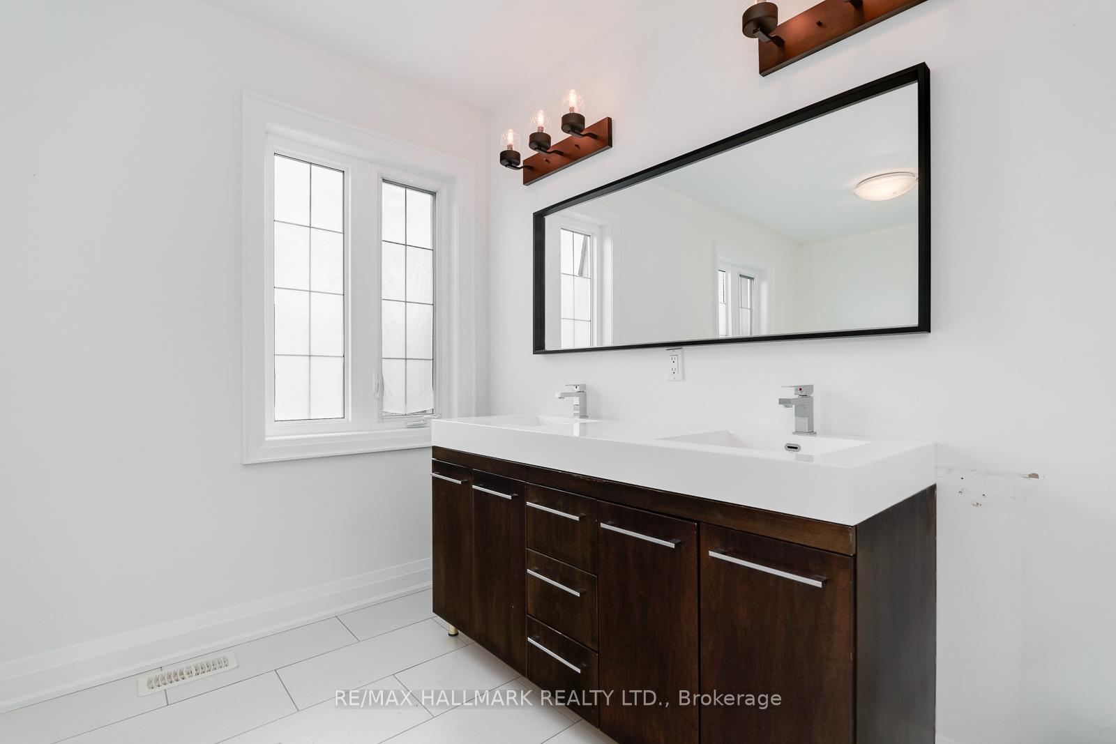 Photo 19 of 20 Sargent Lane, Toronto, East End-Danforth — HOMEH