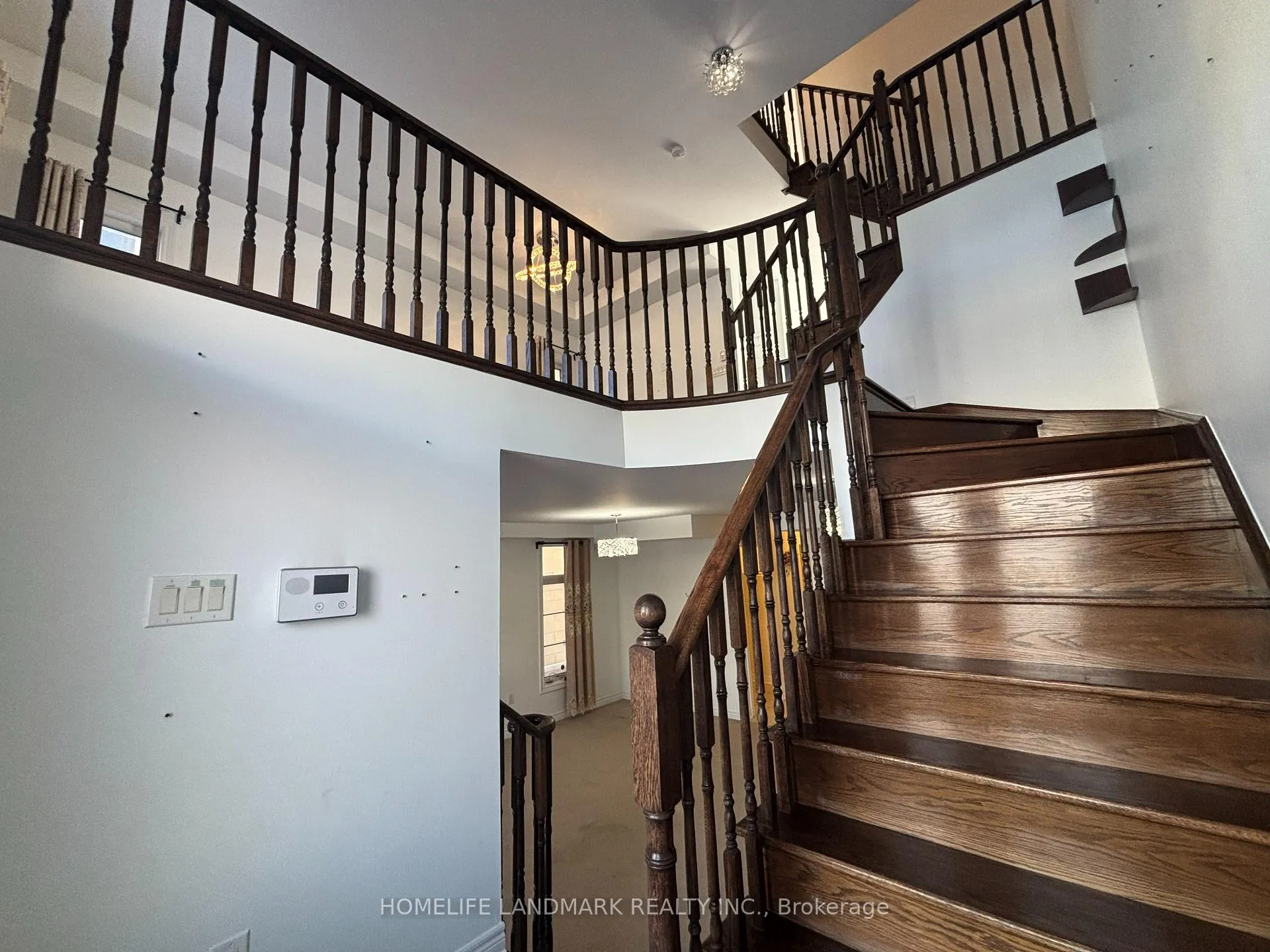 Photo 3 of 88 Grand Trunk Avenue, Vaughan, Patterson — HOMEH