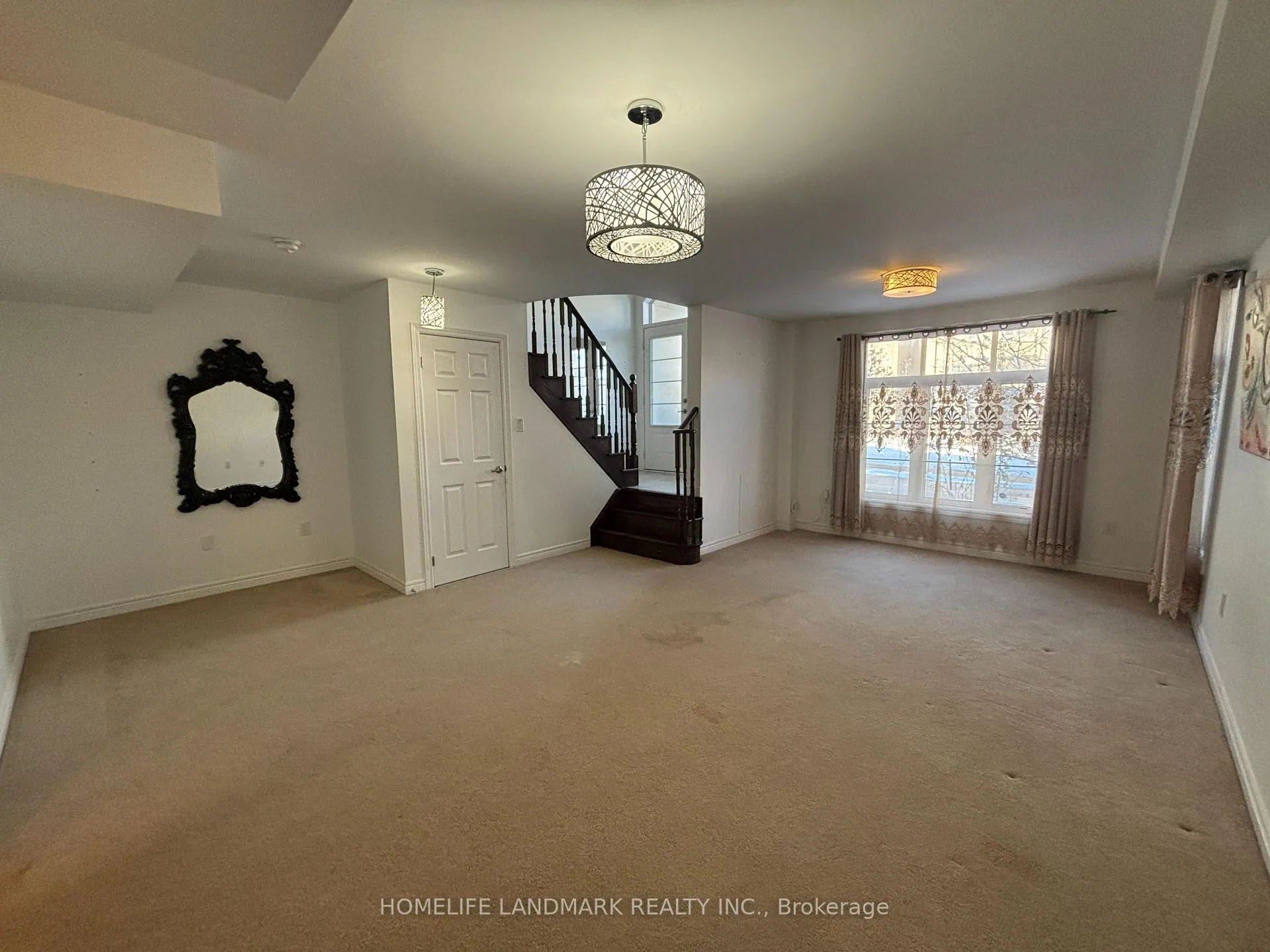 Photo 5 of 88 Grand Trunk Avenue, Vaughan, Patterson — HOMEH