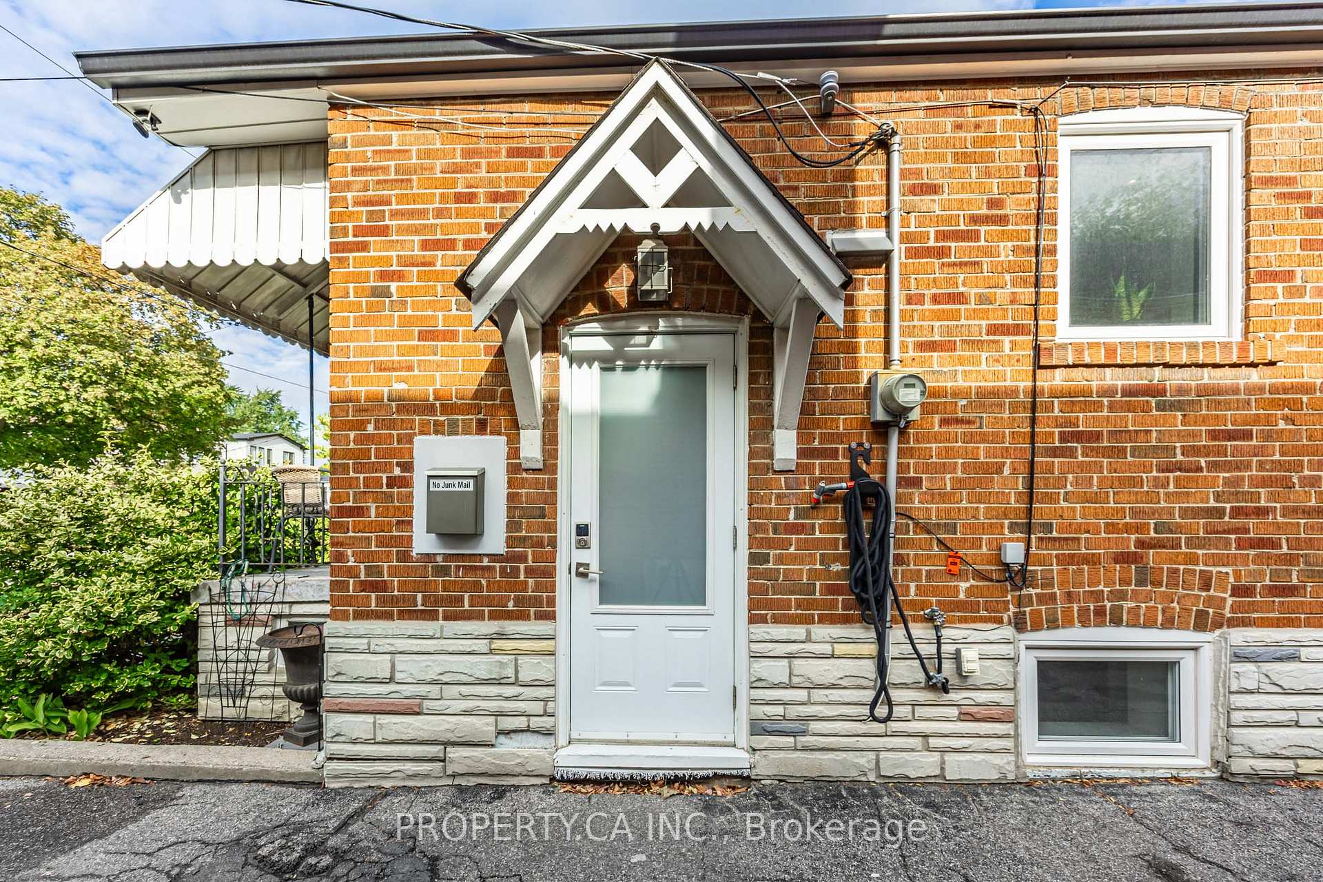 Photo 27 of Unit Basement, 9 Mckayfield Road, Toronto, Danforth Village-East York — HOMEH