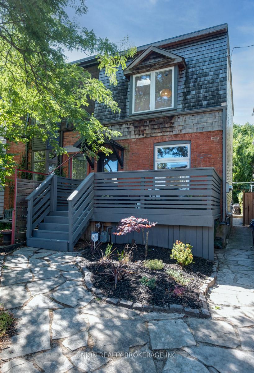 Photo 2 of 121 Withrow Avenue, Toronto, North Riverdale — HOMEH