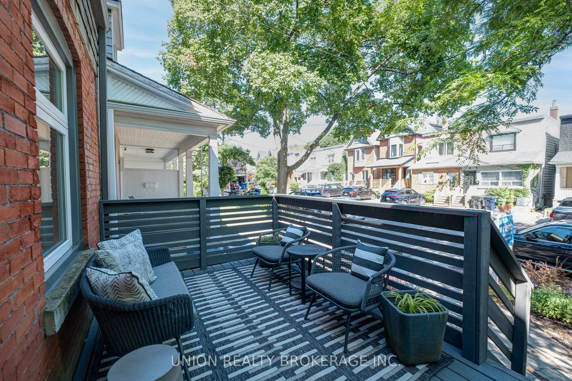Photo 3 of 121 Withrow Avenue, Toronto, North Riverdale — HOMEH
