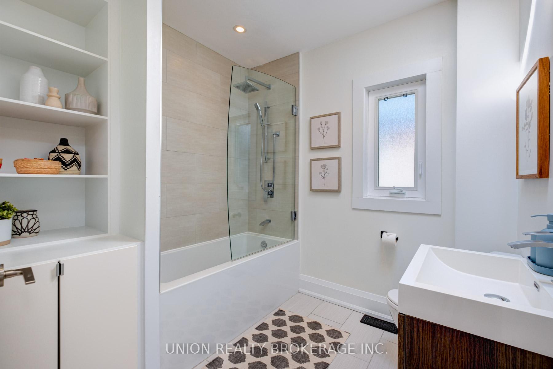 Photo 26 of 121 Withrow Avenue, Toronto, North Riverdale — HOMEH