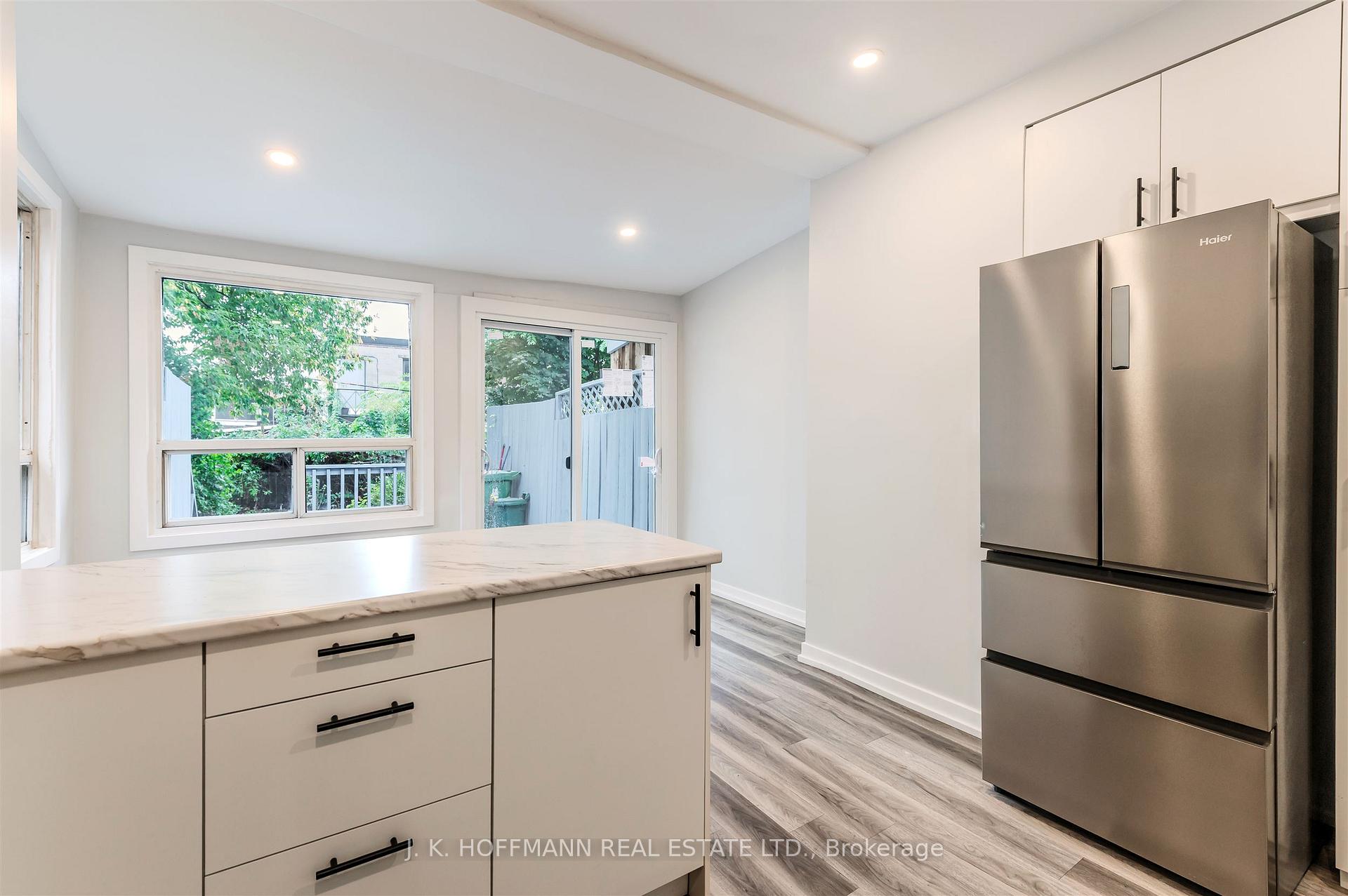 Photo 14 of 33 Darrell Avenue, Toronto, East End-Danforth — HOMEH