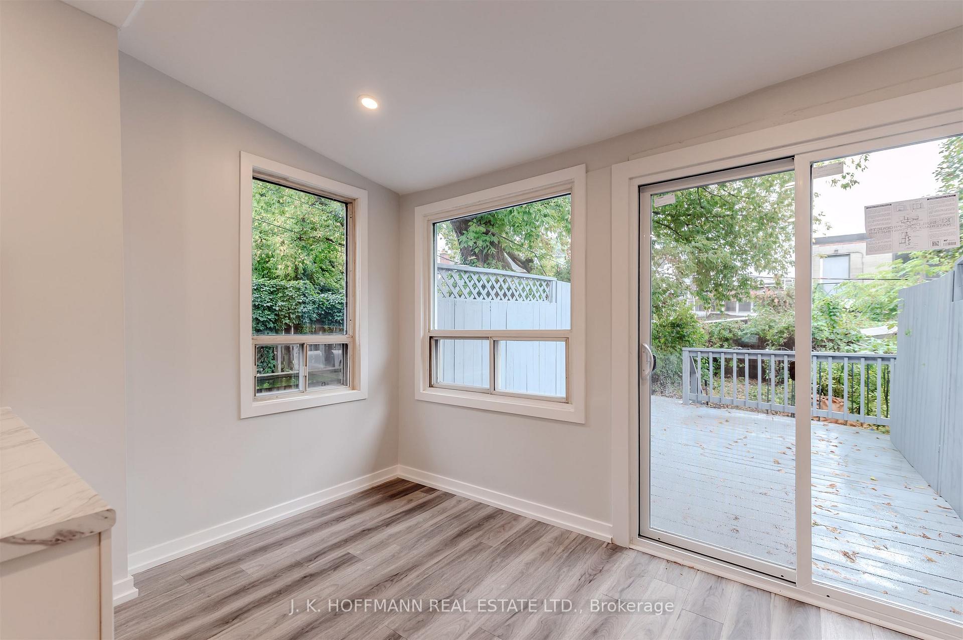 Photo 17 of 33 Darrell Avenue, Toronto, East End-Danforth — HOMEH