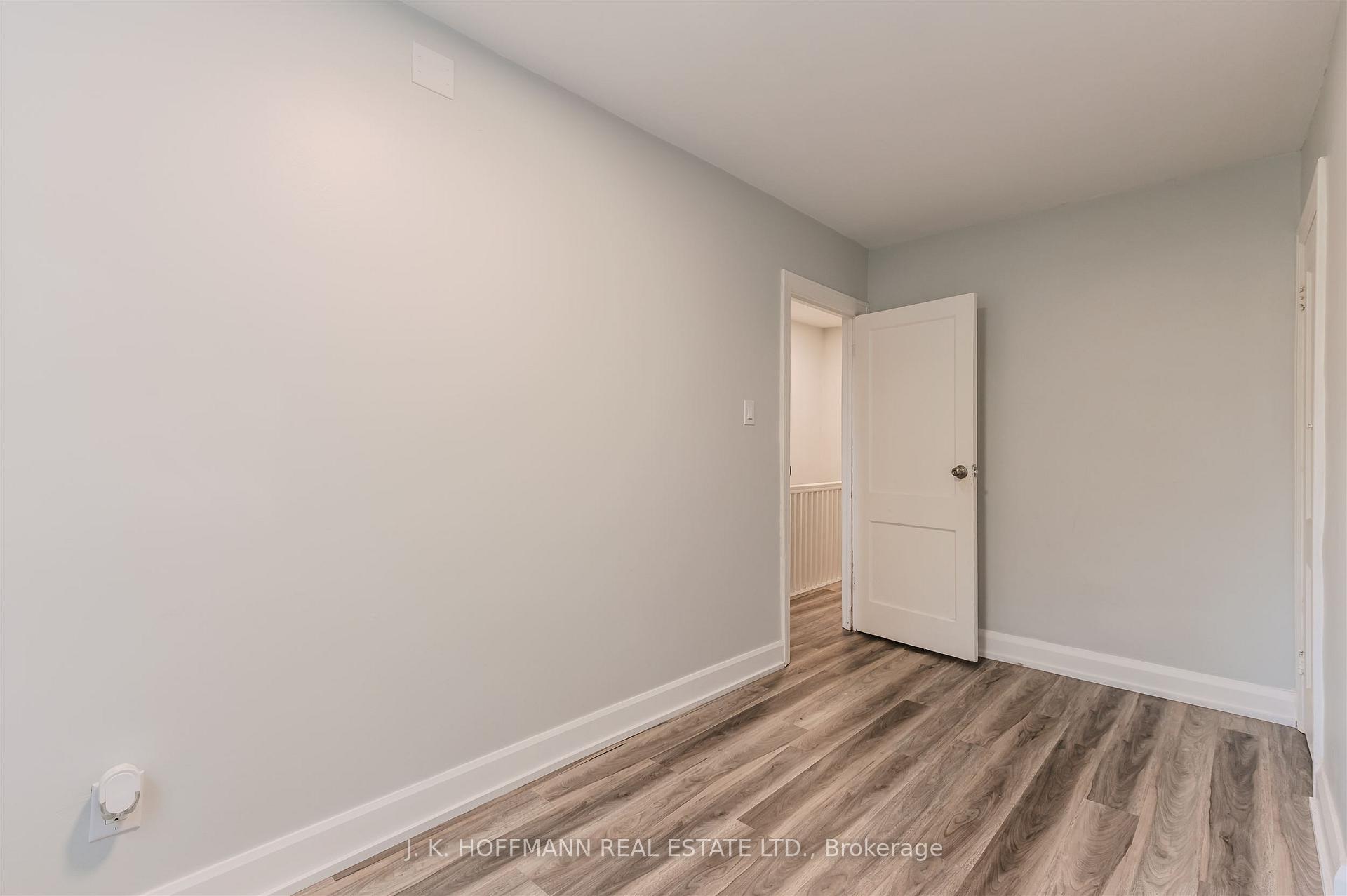 Photo 20 of 33 Darrell Avenue, Toronto, East End-Danforth — HOMEH