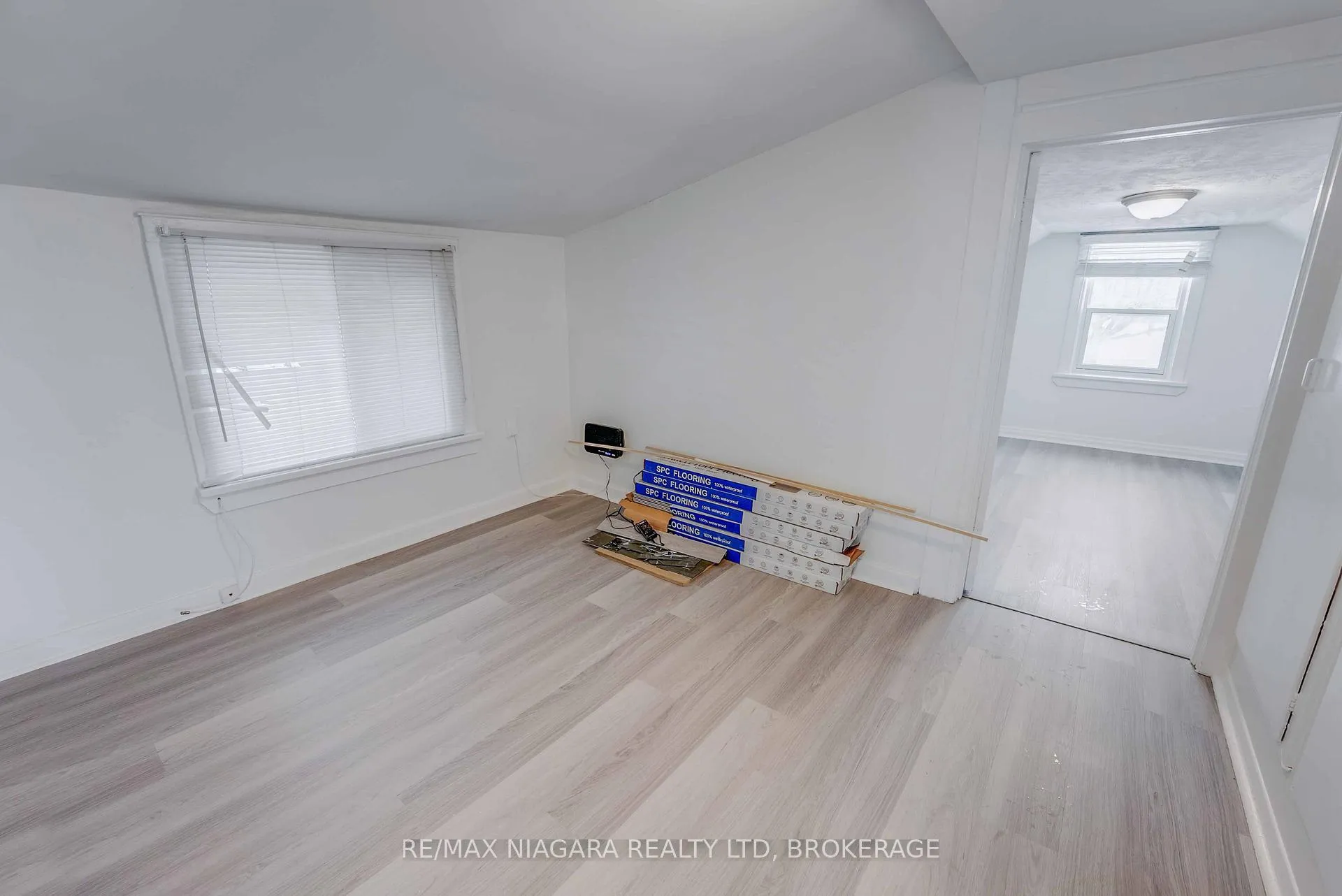 Photo 6 of Unit upper, 39 Carleton Street N, Thorold, Thorold Downtown — HOMEH