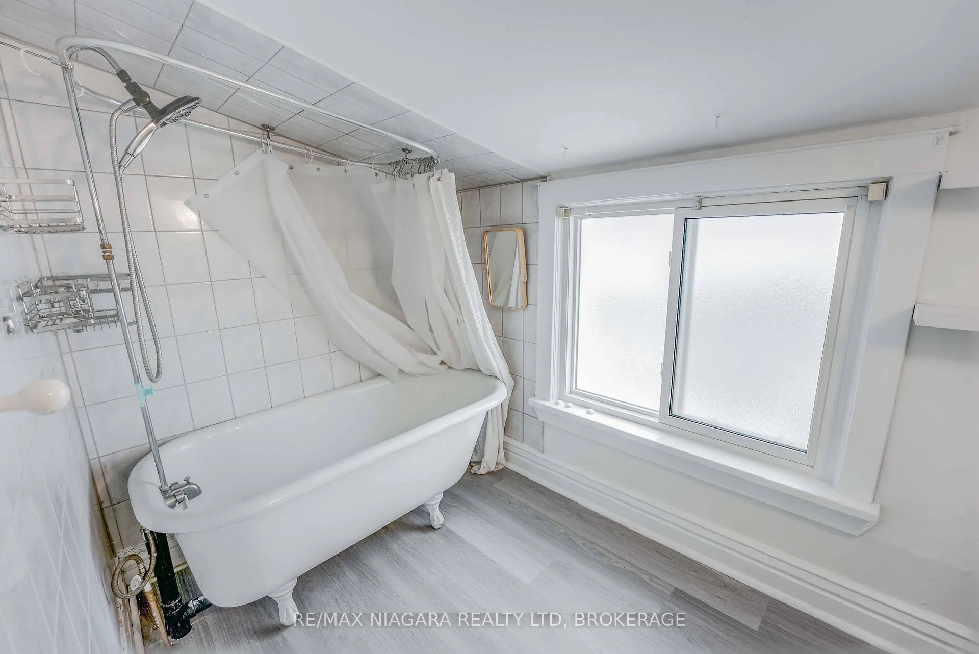 Photo 7 of Unit upper, 39 Carleton Street N, Thorold, Thorold Downtown — HOMEH