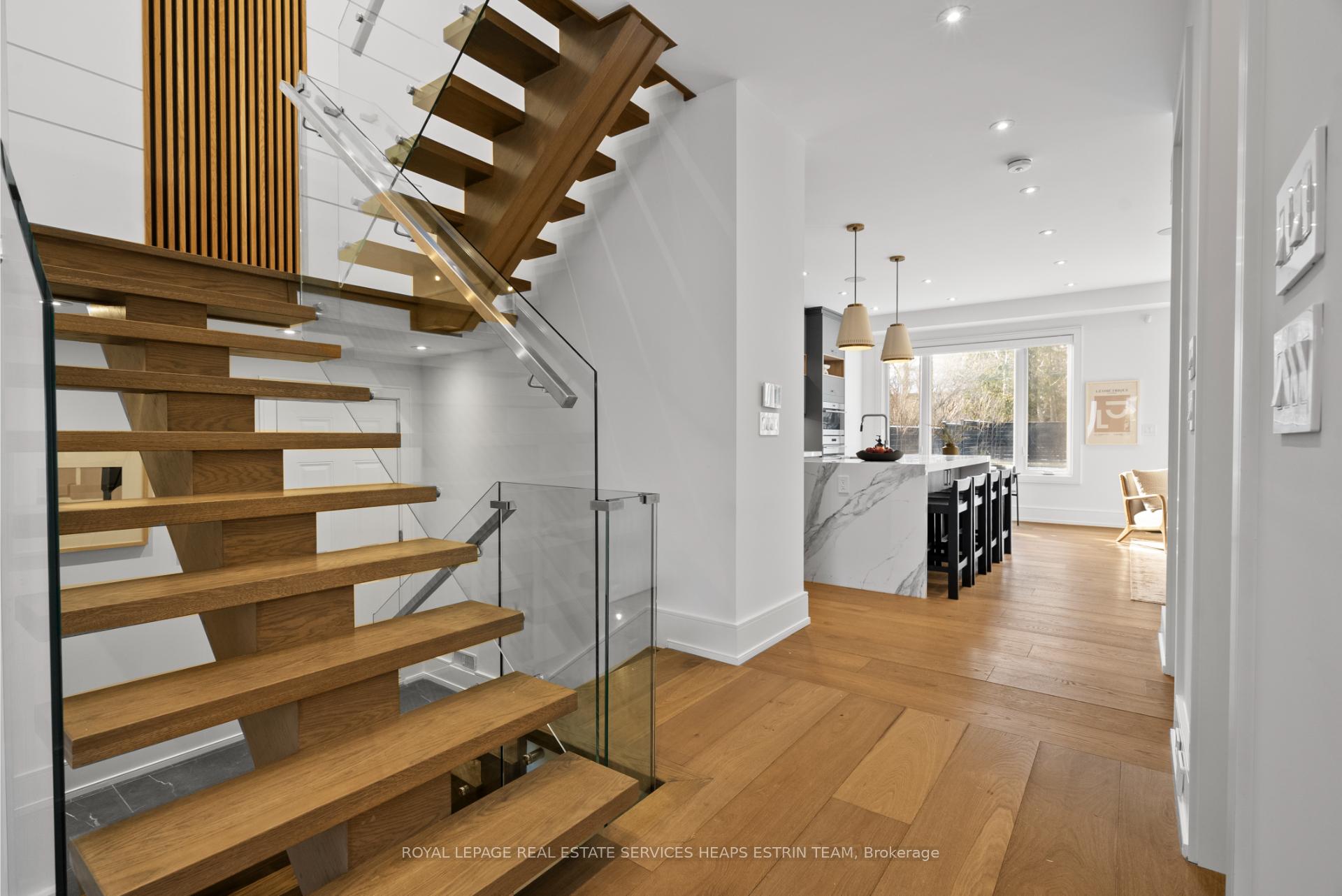 Photo 5 of 39 Sharron Drive, Toronto, Leaside — HOMEH