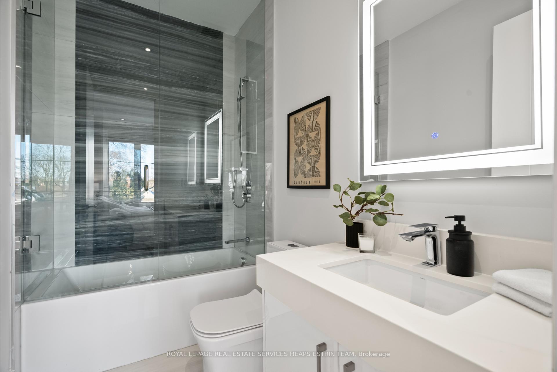 Photo 20 of 39 Sharron Drive, Toronto, Leaside — HOMEH