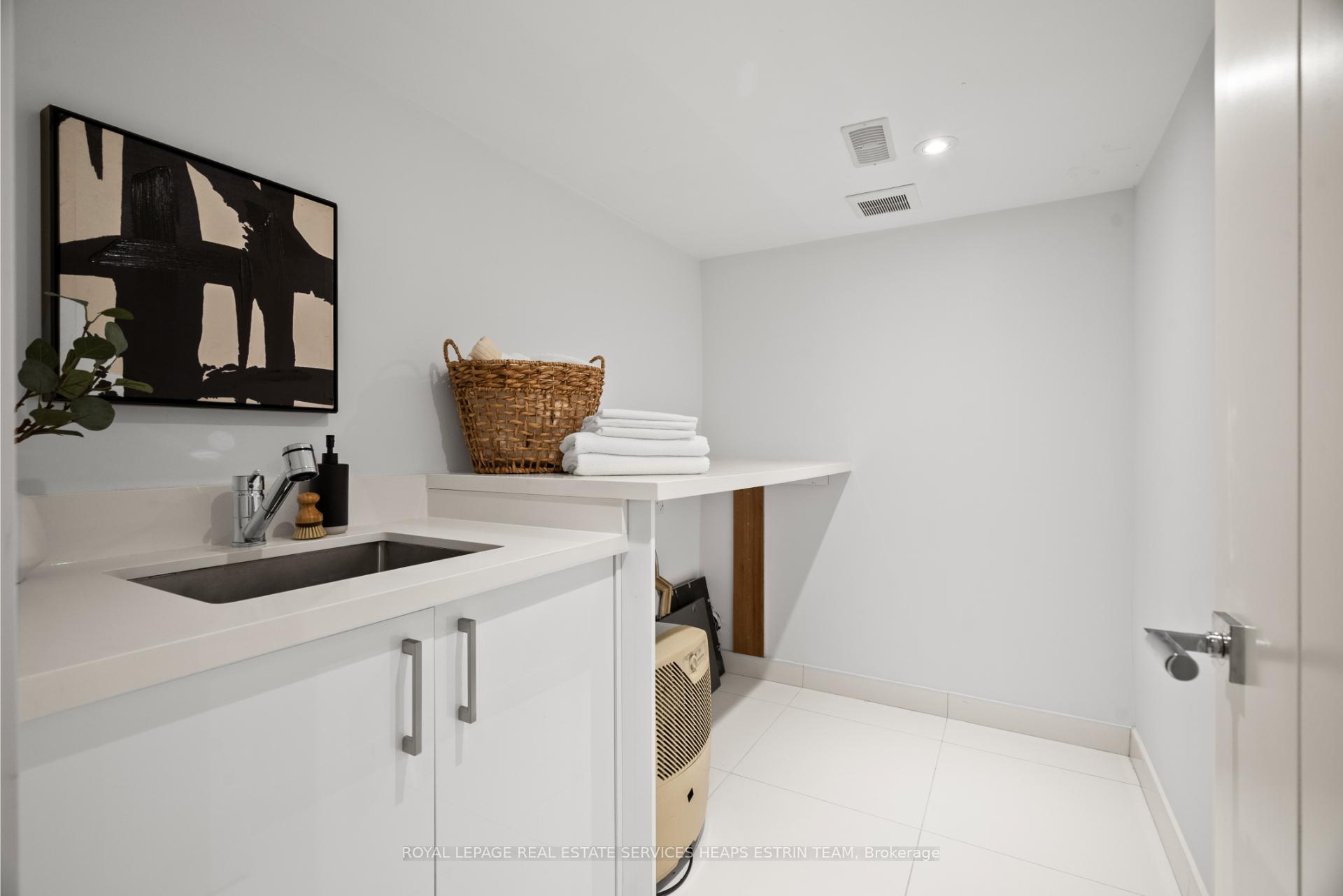 Photo 30 of 39 Sharron Drive, Toronto, Leaside — HOMEH