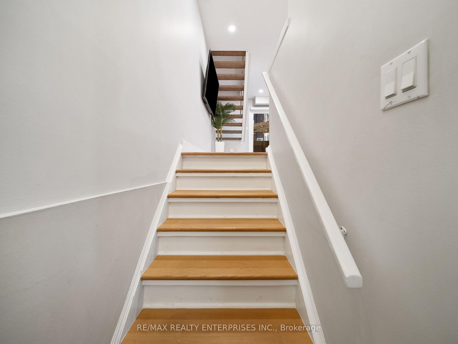 Photo 17 of 247 Ontario Street, Toronto, Moss Park — HOMEH
