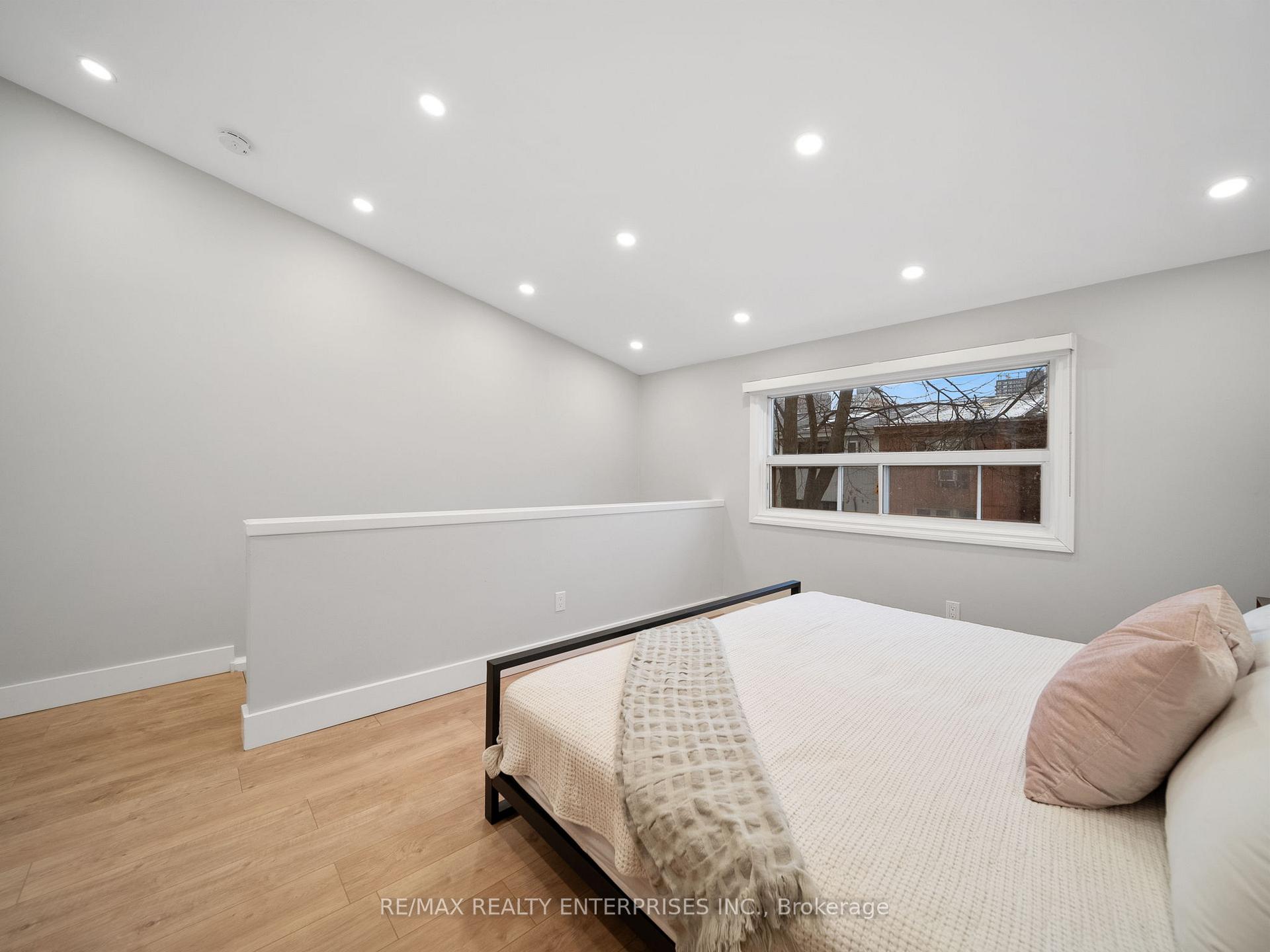 Photo 23 of 247 Ontario Street, Toronto, Moss Park — HOMEH