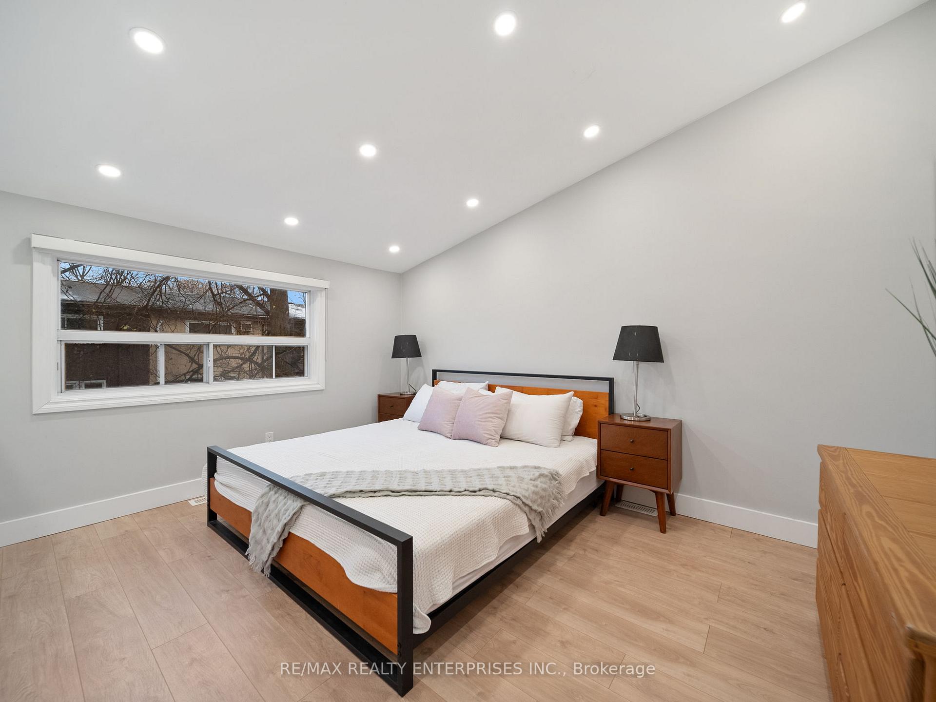 Photo 15 of 247 Ontario Street, Toronto, Moss Park — HOMEH