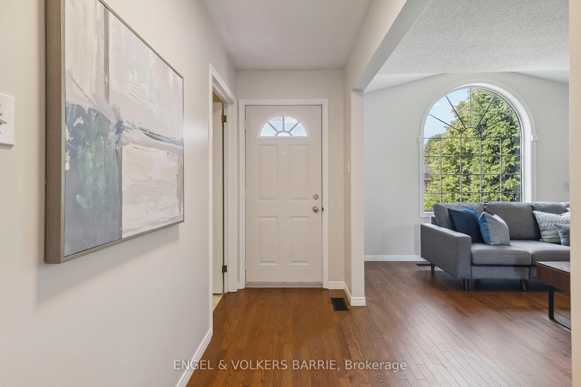 Photo 4 of 91 Parkview Drive, Strathroy-Caradoc, SE — HOMEH