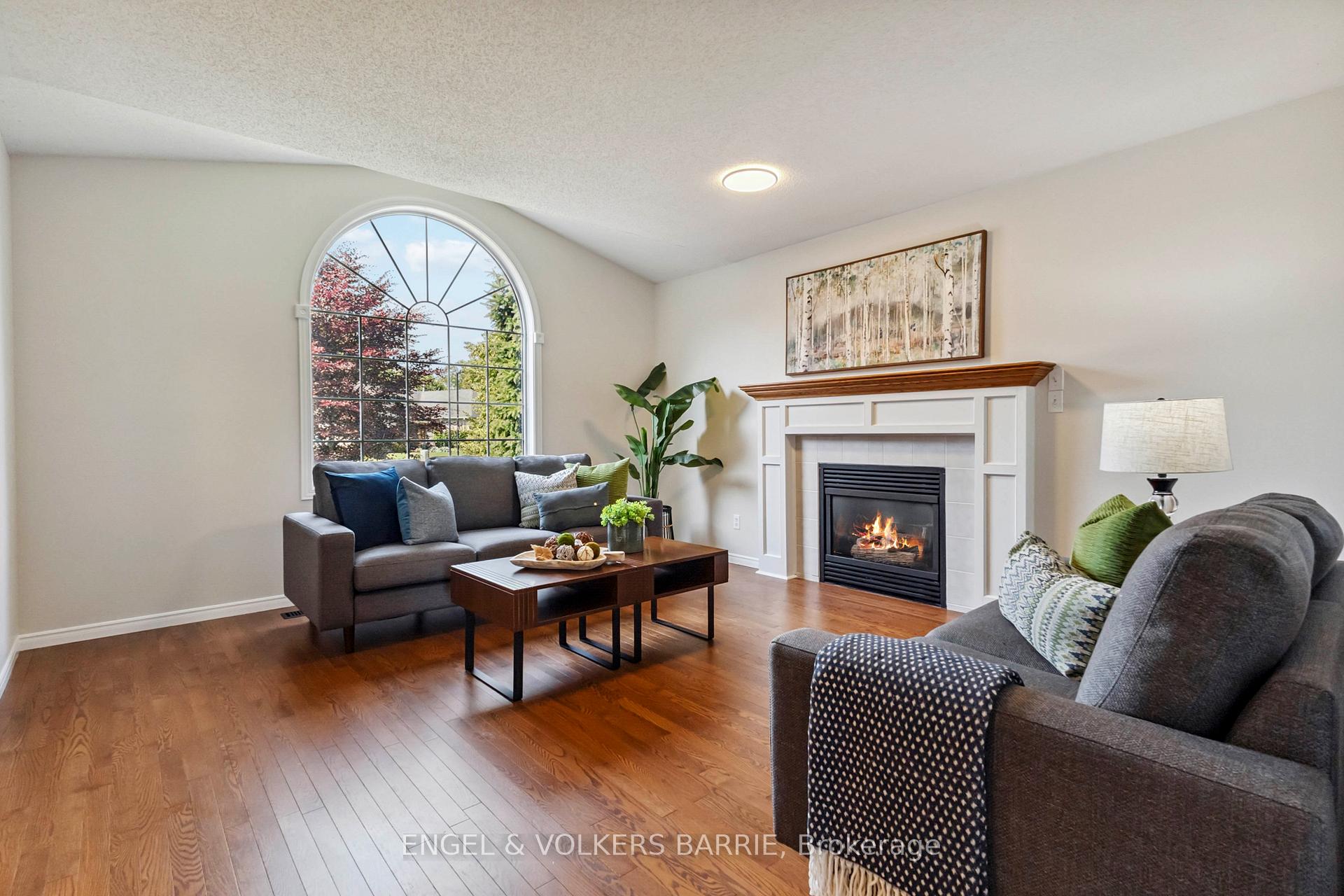 Photo 6 of 91 Parkview Drive, Strathroy-Caradoc, SE — HOMEH
