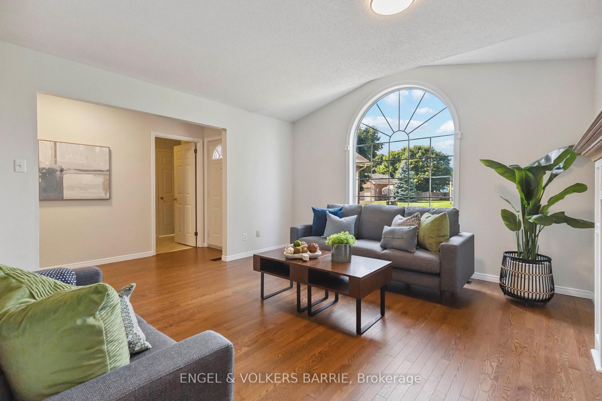 Photo 7 of 91 Parkview Drive, Strathroy-Caradoc, SE — HOMEH