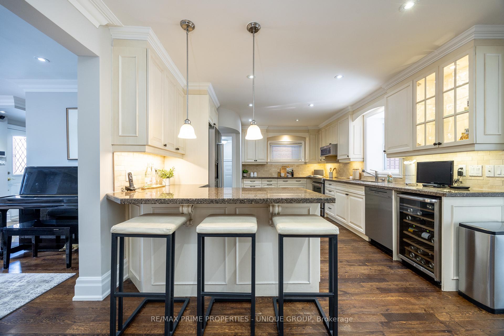 Photo 9 of 67 Rykert Crescent, Toronto, Leaside — HOMEH