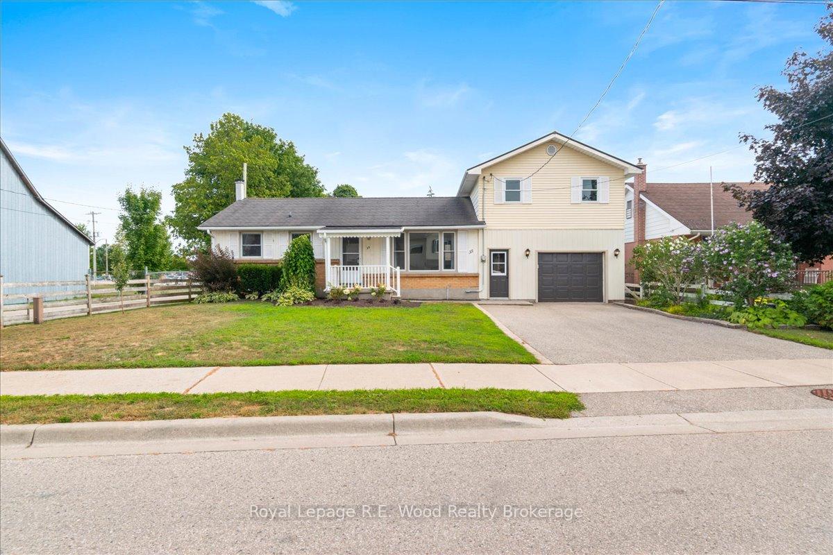 Photo 1 of 35 Sanders Street, Tillsonburg — HOMEH
